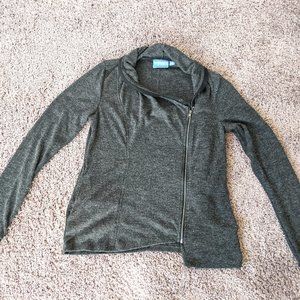 *Grey Zippered Sweater by Simply Vera- Size M